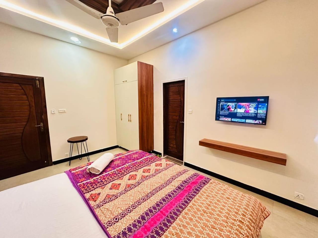 Holidazzle Lodge Islamabad Ngoại thất bức ảnh