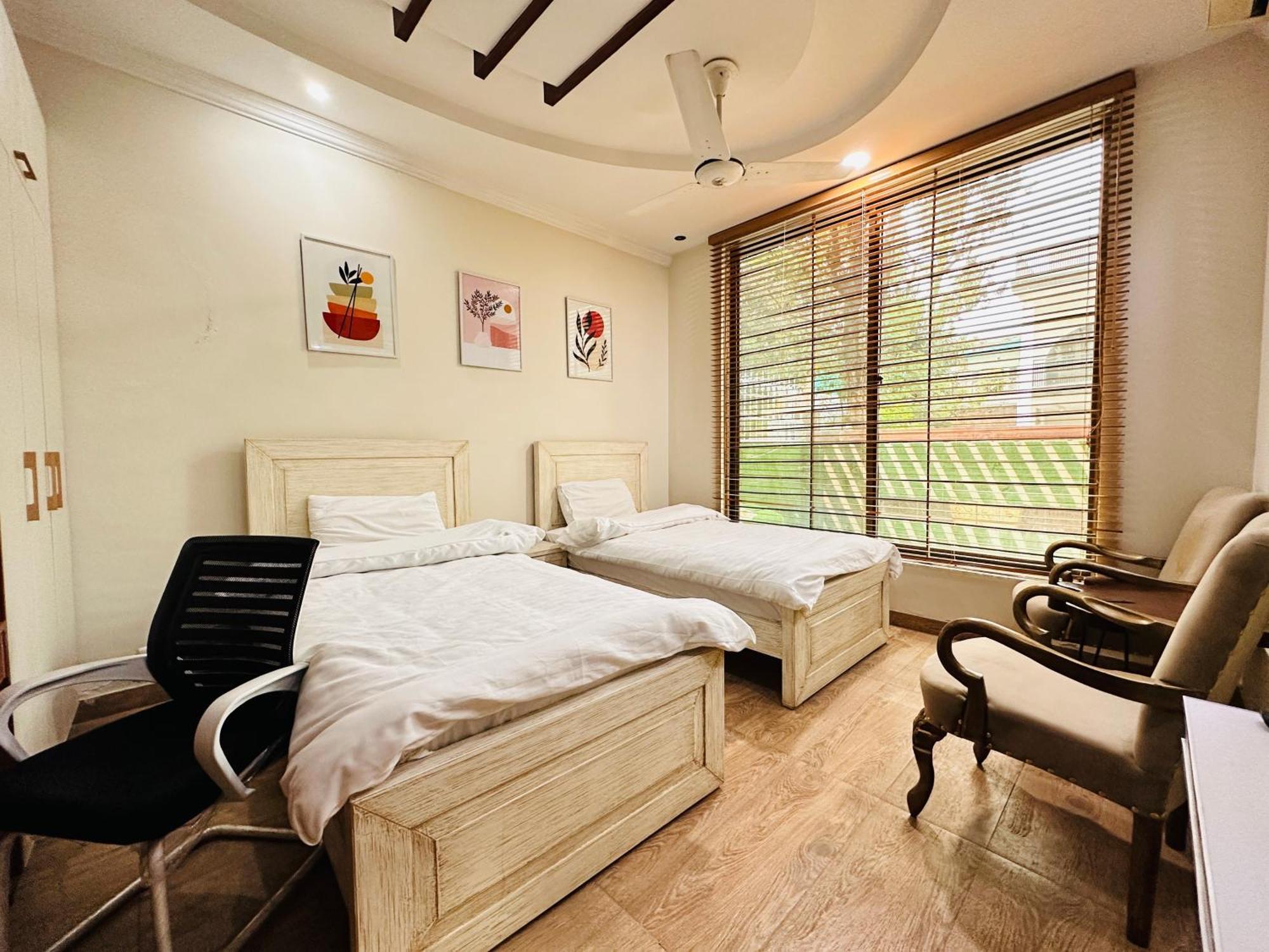 Holidazzle Lodge Islamabad Ngoại thất bức ảnh